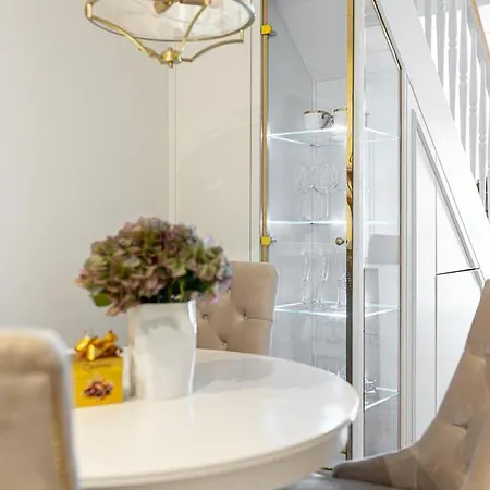 Gold شقة شتيتشينيك